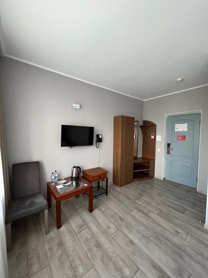 Pallada Hotel Ternopil Buitenkant foto
