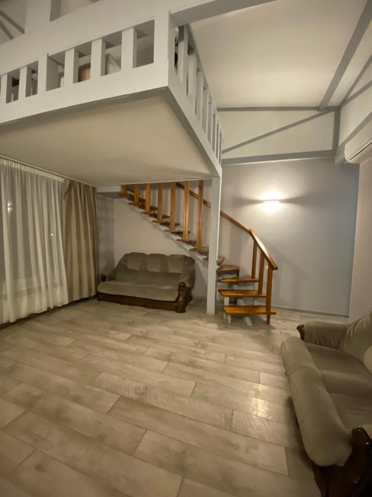 Pallada Hotel Ternopil Buitenkant foto