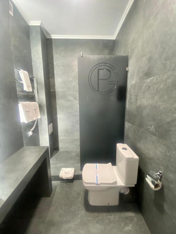 Pallada Hotel Ternopil Buitenkant foto