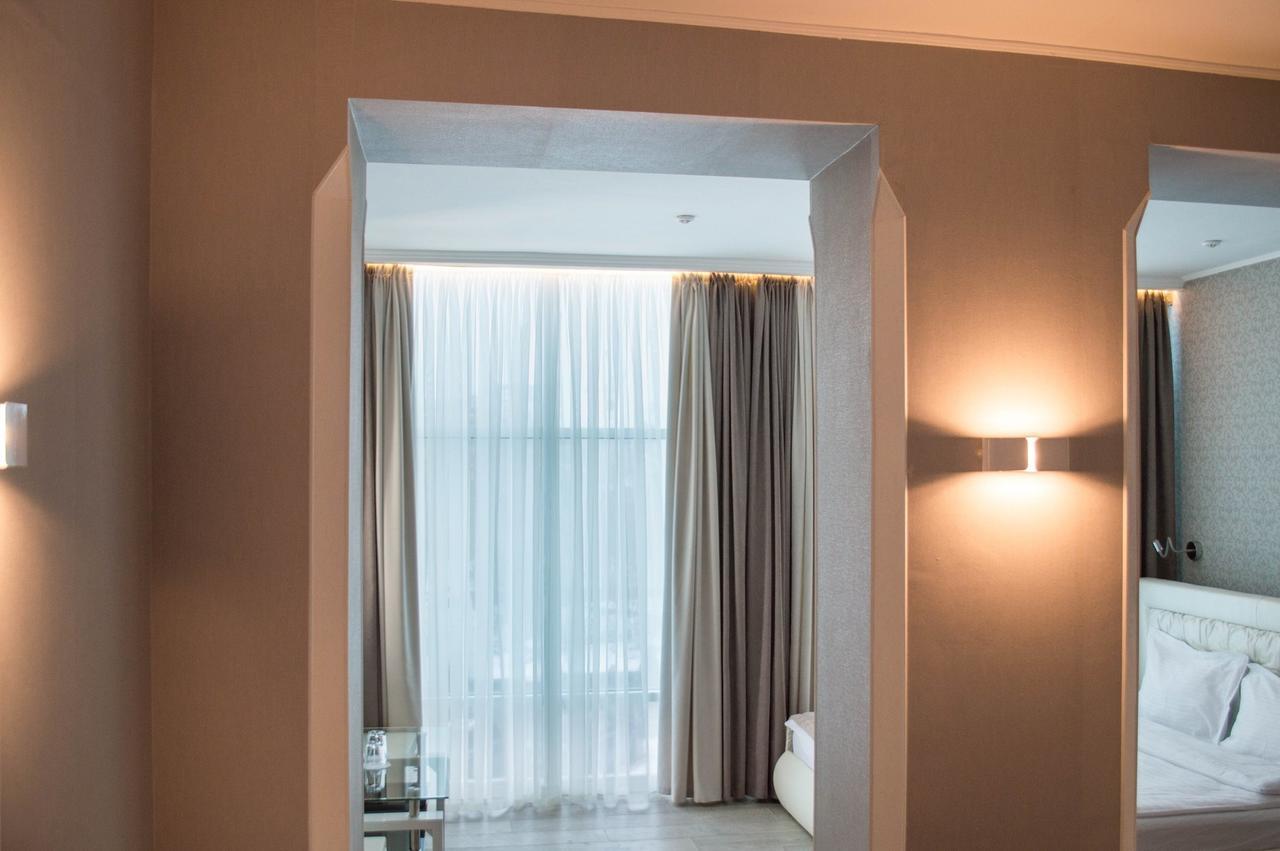 Pallada Hotel Ternopil Buitenkant foto