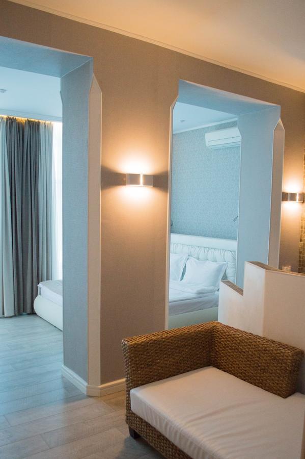 Pallada Hotel Ternopil Buitenkant foto