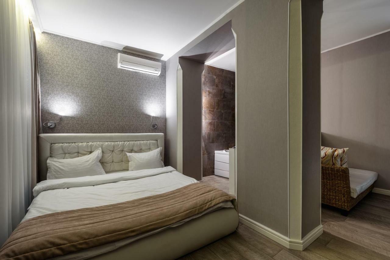 Pallada Hotel Ternopil Buitenkant foto